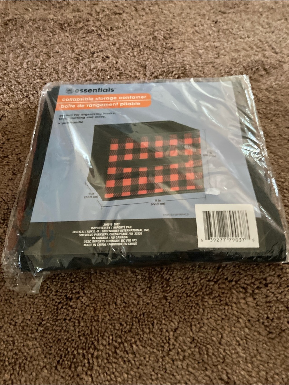Storage cube black and red plaid